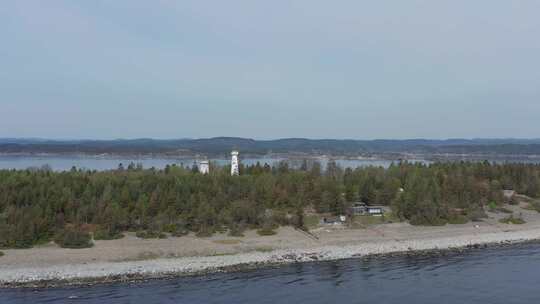 Jomfruland灯塔的天线（挪威语：Jomfruland fyr）这是一座沿海灯塔，位于视频素材模板下载