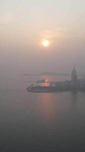 竖版航拍海上日出日落晚霞夕阳山东