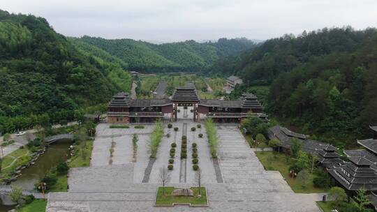 航拍湖南通道万佛山4A景区游客中心