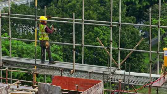 航拍高空作业建筑工地