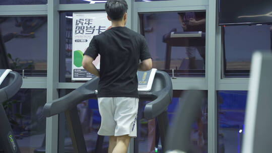 跑步机健身房跑步健身科学健身视频素材模板下载