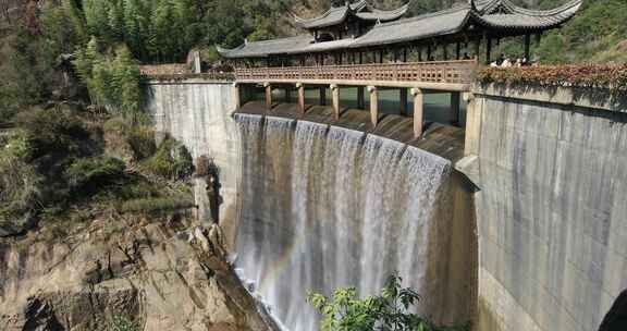 优美的山间水库瀑布彩虹光影典雅古建筑