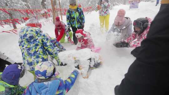 4K东北黑龙江冰雪村画廊森林小朋友打雪仗