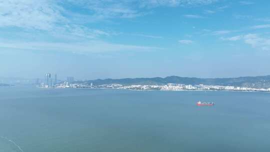 厦门风光航拍厦门湾港口大海城市海平面飞行