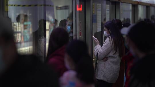 北京地铁人流上下车视频素材模板下载