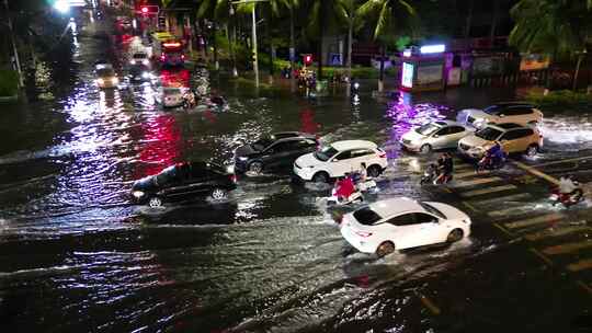 城市内涝洪水水灾 纪实拍摄路面积水