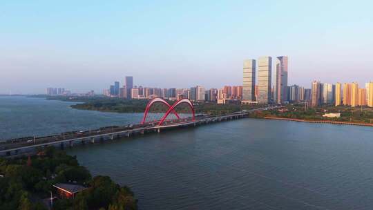 江西南昌艾溪湖大桥商务区CBD城市天际线