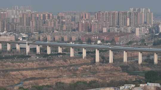航拍四川广汉城市湔江湿地桥梁西成高铁空镜