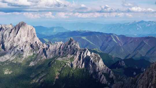 扎尕那的山峰