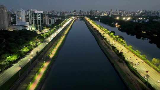 巴西圣保罗边际皮涅罗斯高速公路夜景