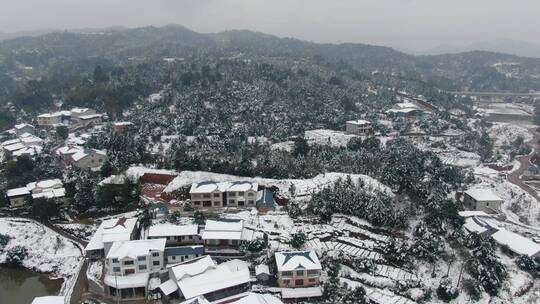 航拍南方丘陵山川农田交通火车城市雪景