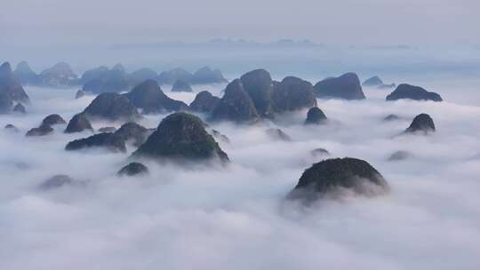 航拍桂林阳朔山峰云海