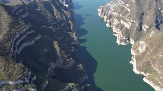 4K河南黄河三峡天然地貌眺望全景航拍视频