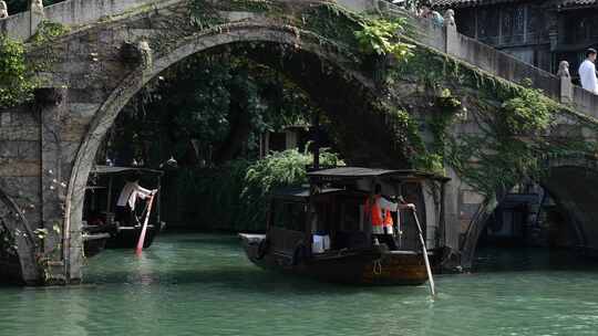 乌镇水乡小桥流水乌篷船名胜风景区