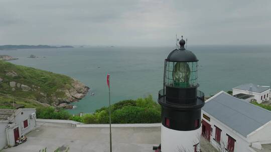 航拍东海舟山群岛屿花鸟岛大海边