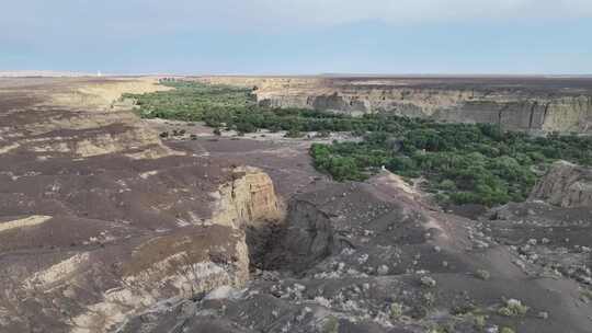 新疆克拉玛依白杨河大峡谷景区航拍自然风光