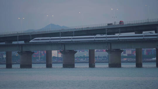 中国高铁和谐号海上轨道交通视频素材模板下载