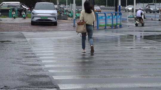 雨天 下雨 城市风光 写意 台风 雨中景色