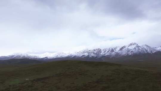 航拍青藏高原青海祁连山脉天境祁连雪山雪景