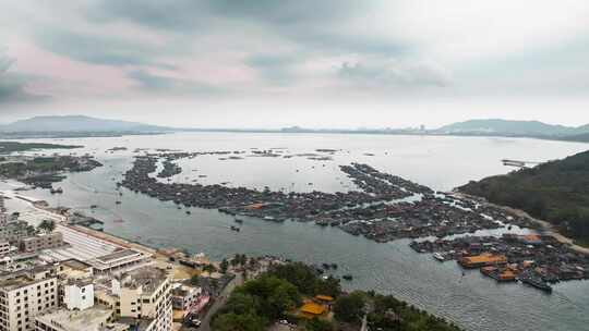 海上渔村的全景俯瞰景象