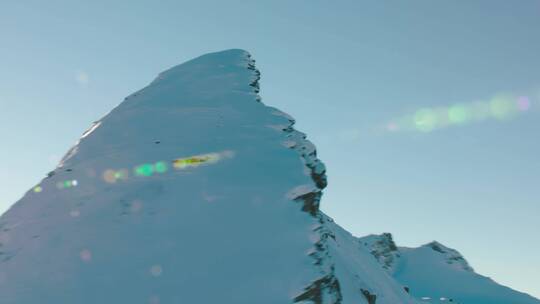 雪山山峰航拍刷锅