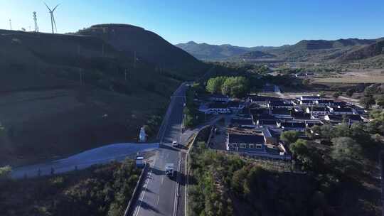 森林公路  航拍开车 航拍 山林驾驶汽车 4k