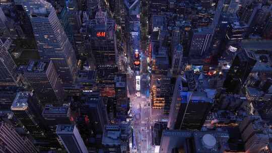 纽约时代广场曼哈顿摩天大楼夜景灯光街道视频素材模板下载