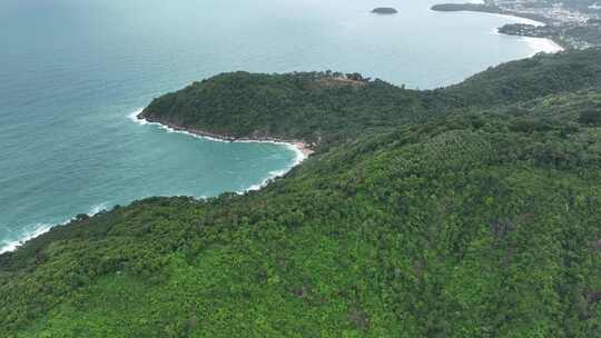 航拍东南亚泰国普吉岛海岸线热带雨林风光