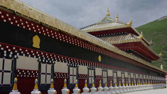 川西藏族佛教寺庙村庄建筑