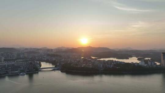 惠州西湖风景区航拍夕阳唯美日落湖泊风景