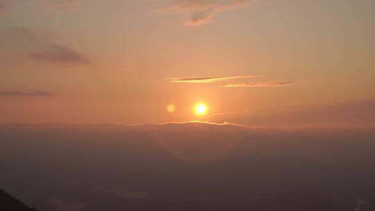 唯美山日落延时黄昏傍晚夕阳天空云拨云见日