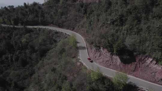 中国西部四川大凉山高原山地盘山公路航拍