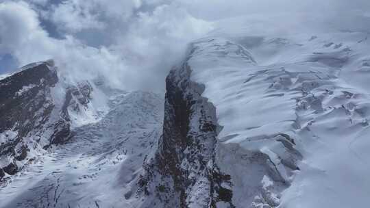 航拍冰川之父慕士塔格峰雪山冰川风光