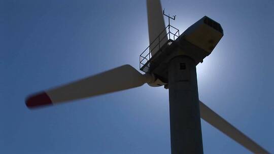风力涡轮机的特写镜头视频素材模板下载