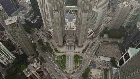 马来西亚石油塔和吉隆坡周边城市景观的鸟瞰