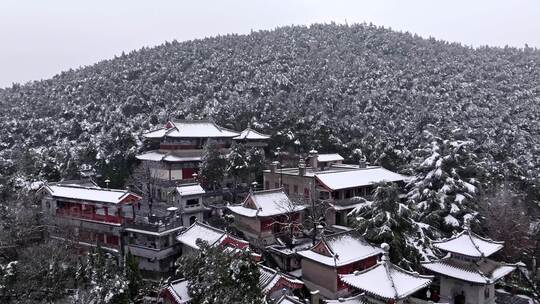 洛阳龙门石窟香山寺雪景