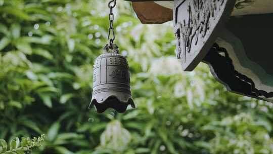 4k中式园林屋檐下雨江南烟雨禅意园林诗意