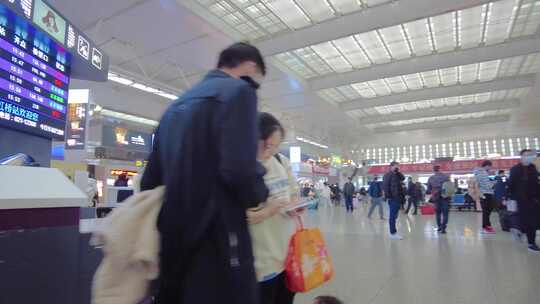 上海虹桥火车站春运乘客人流视频素材视频素材模板下载
