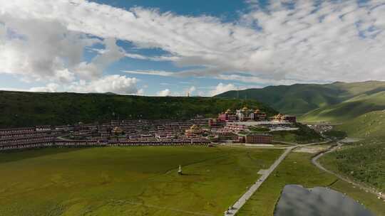 佐钦大圆满寺（竹庆寺）2 高原上的金色建筑