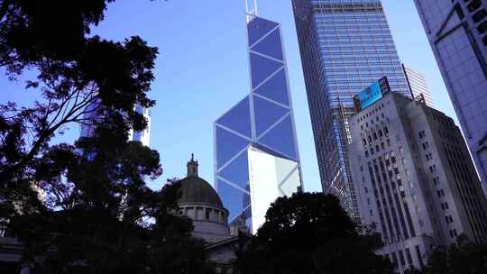 仰视香港高楼大厦仰拍城市建筑风光仰望都市视频素材模板下载