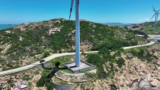 汽车行驶在海边公路航拍风景旅拍旅行自驾游