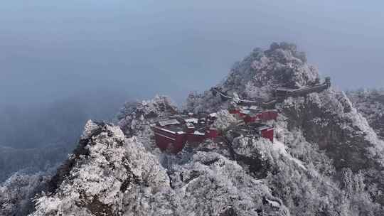 湖北武当山天柱峰金顶太和宫雪后云海航拍