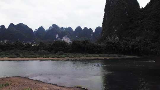 桂林山水烟雨漓江兴坪古镇航拍风光4K