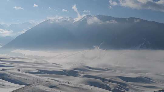 琼库什台雪山