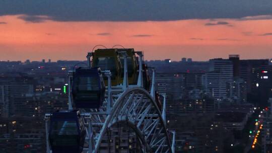 上海疫情，锦江乐园空无一人夜景