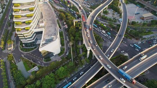 城市交通道路车水马龙