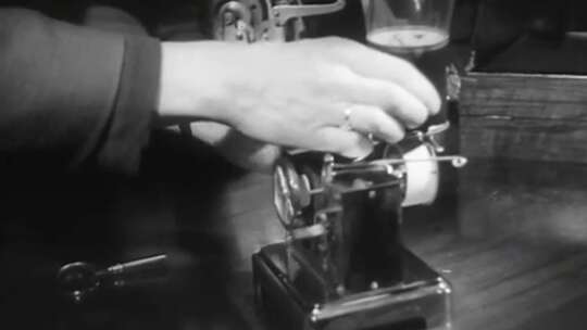 最早留声机与唱片留声机