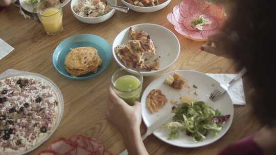 餐桌上的食物视频