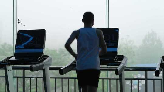 跑步机运动健康肌肉男人