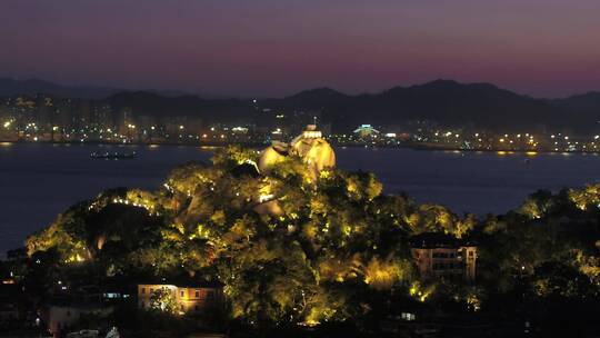 4K厦门鼓浪屿日光岩鹭江道夜景城市航拍